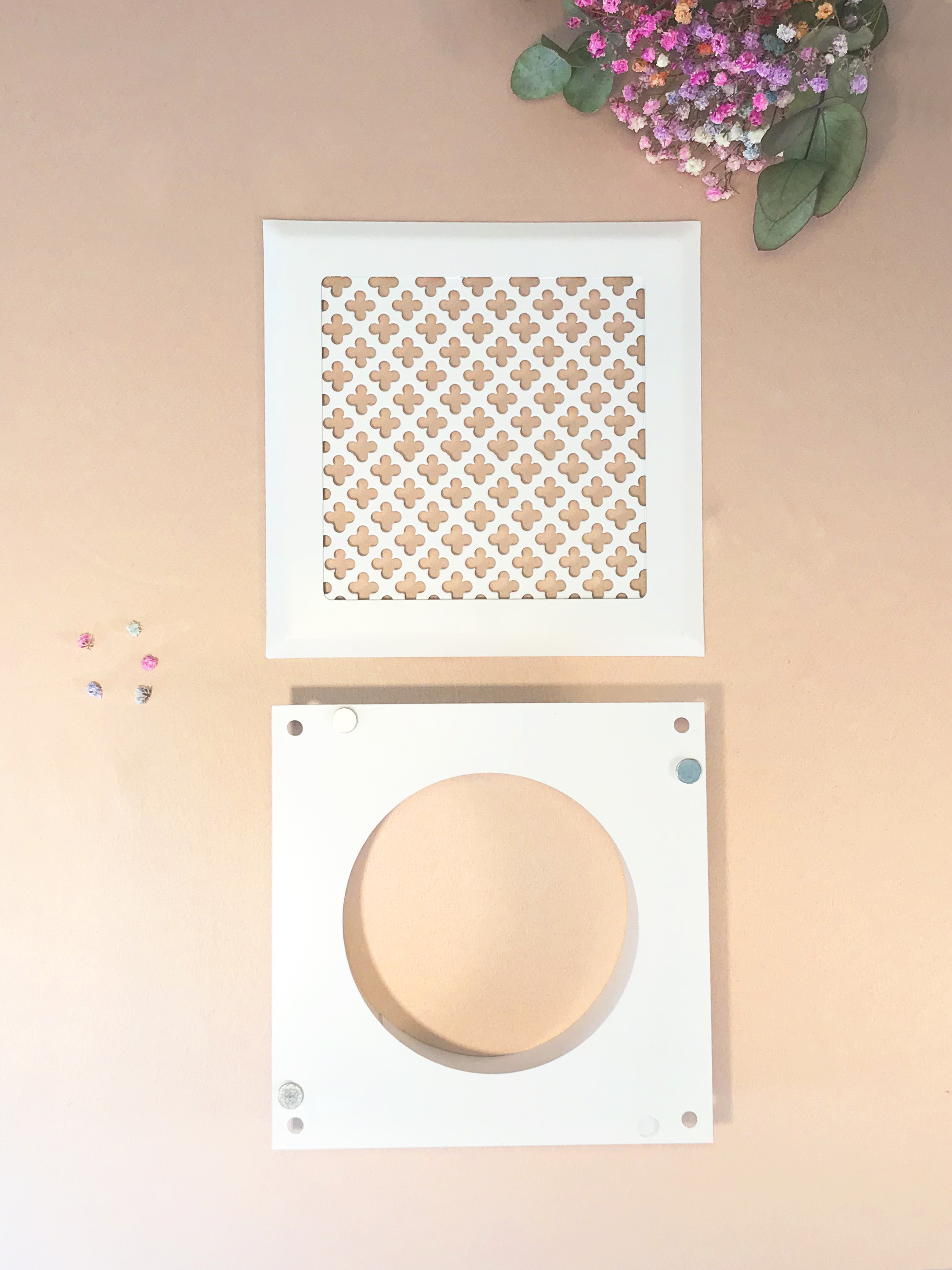 Вентиляционная решетка на магнитах врезная РФП-150 цветок белая
